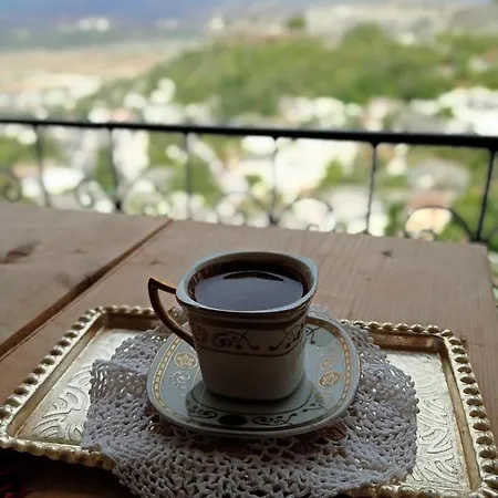 Salaria Πανσιόν *