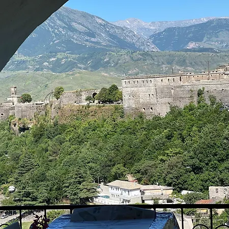 Salaria ゲストハウス