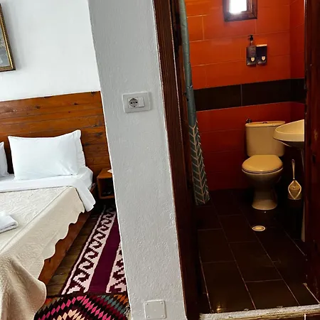 Salaria 4* ジロカストラ