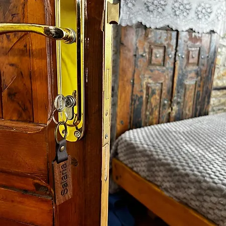 Salaria 4* ジロカストラ