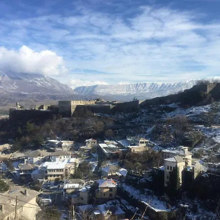 Salaria Πανσιόν *